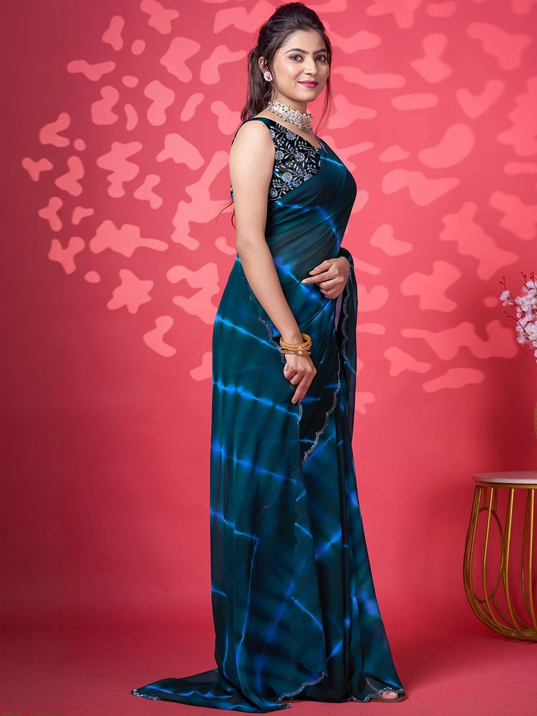 A.V.M. SILK MILLS Tie and Dye Beads and Stones Maheshwari Saree with Blouse Piece