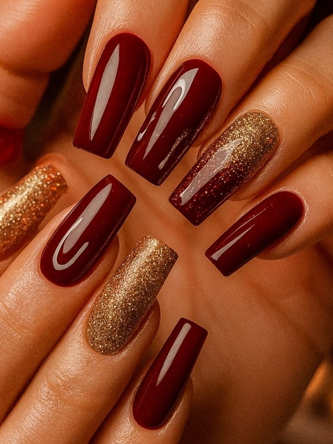 St. Moriz Set Of 24 Stick On Artificial Nails - Maroon & Golden