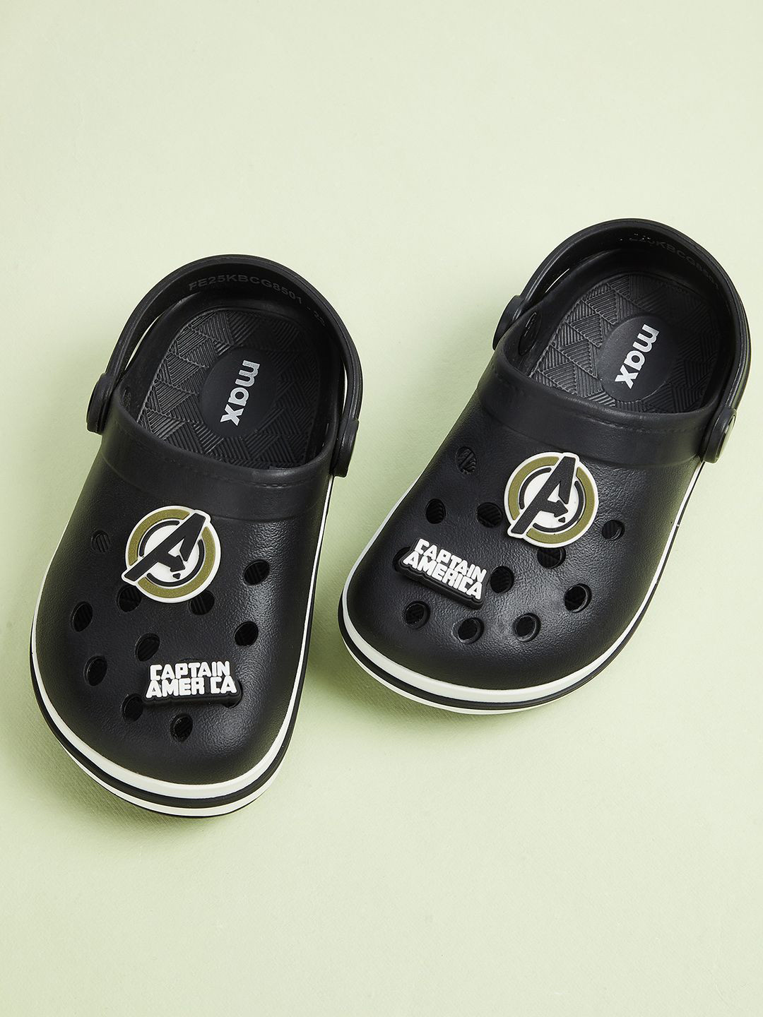 max Boys Captain America Self Design Clogs