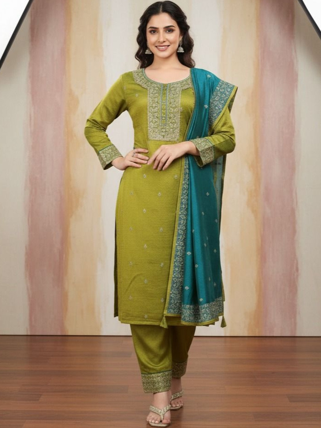 KAAYISHA FEB Women Ethnic Motif Embroidered Thread Work Kurta with Trousers & With Dupatta