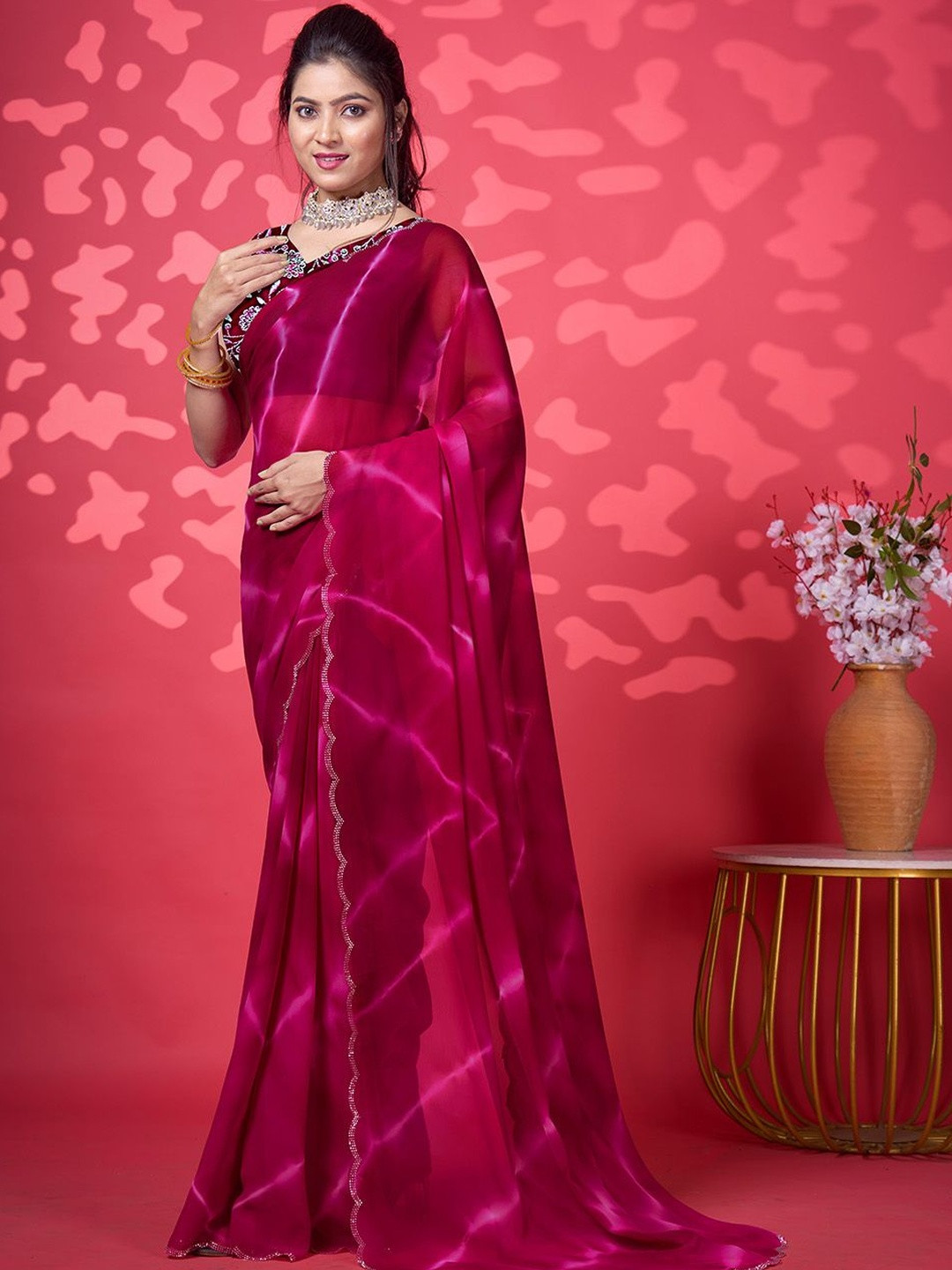 VIRENDRA TEXTILES Women Tie and Dye Dyed Beads and Stones Maheshwari Saree