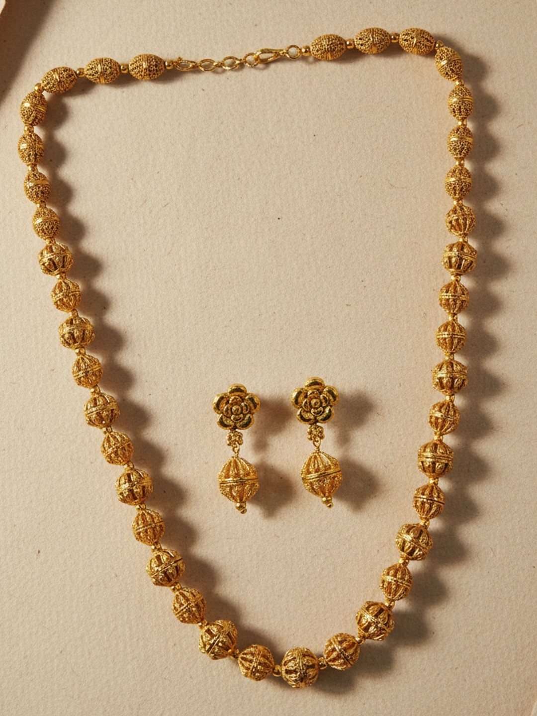 KARATCART Gold-Plated Classic Temple-Inspired Filigree Beaded Jewellery Set