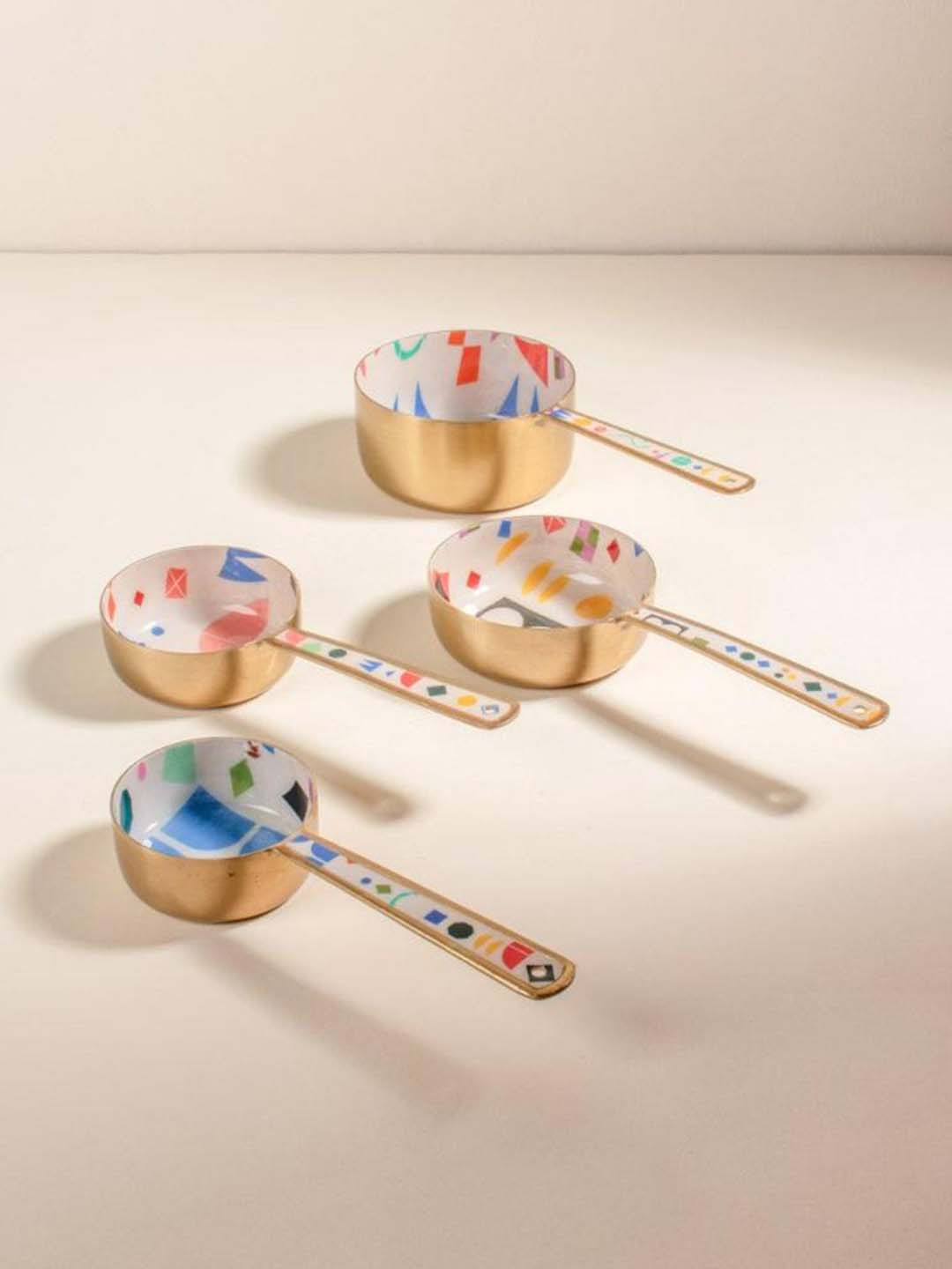 FREEDOM TREE Circle Of Joyee Cream-Coloured & Gold Toned 4 Pieces Steel Measuring Cups