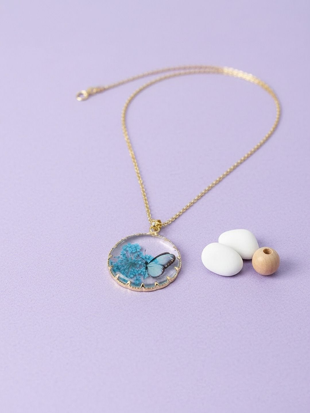 FIMBUL Gold-Plated Butterfly & Flower Resin Pendant With Chain