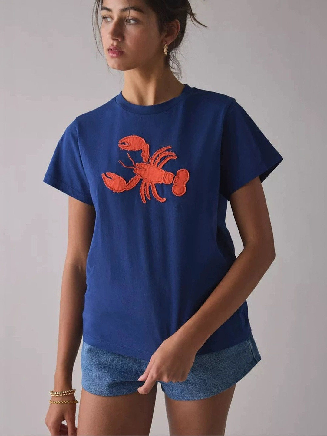 LULU & SKY Women Lobster Applique Regular Fit T-shirt
