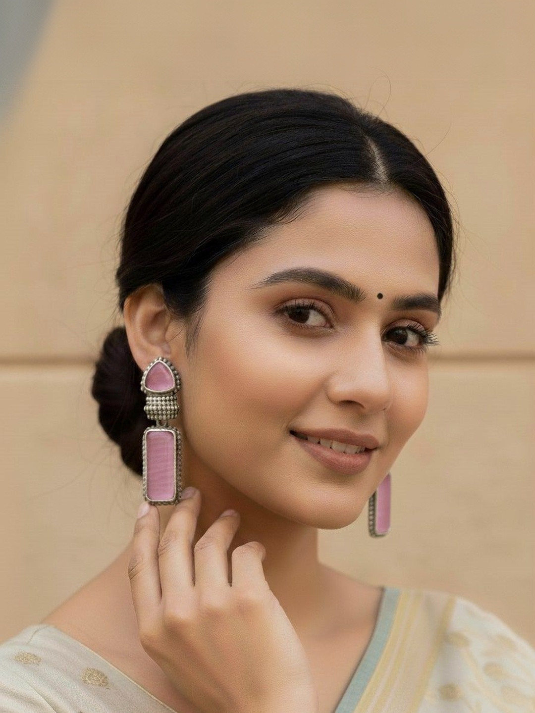 Jeweltos Silver-Plated Cats Eye Studded & Pearls Beaded Geaometric Shaped Drop Earring