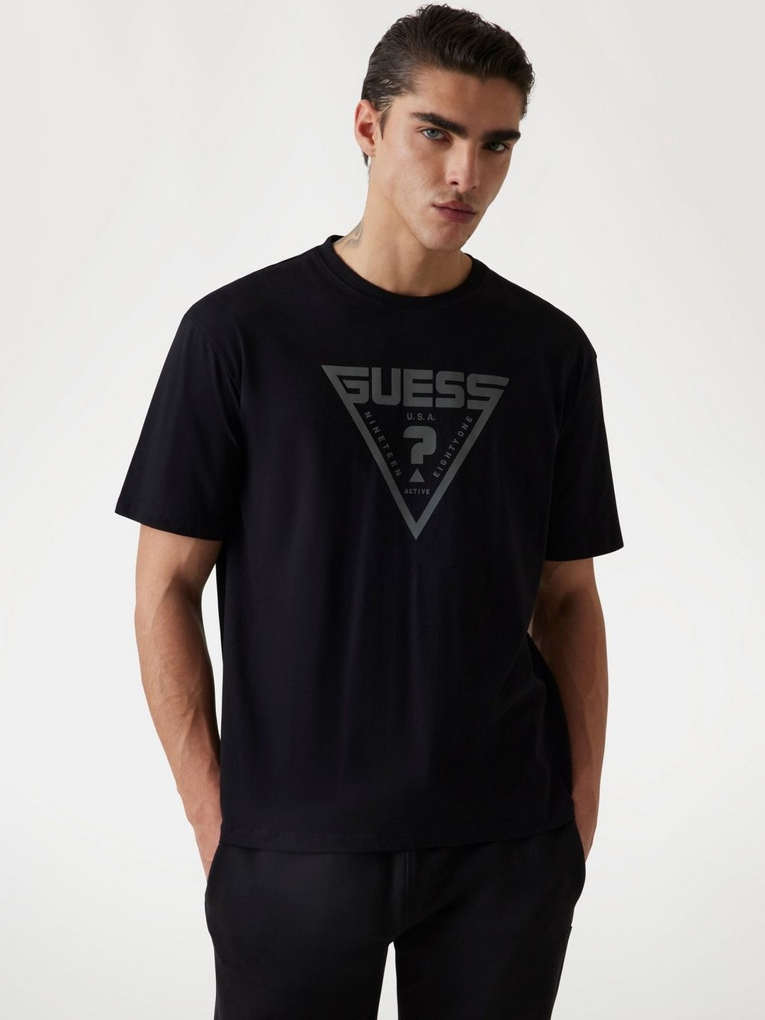 GUESS Men Brand Logo Printed Round Neck Short Sleeves T-shirt