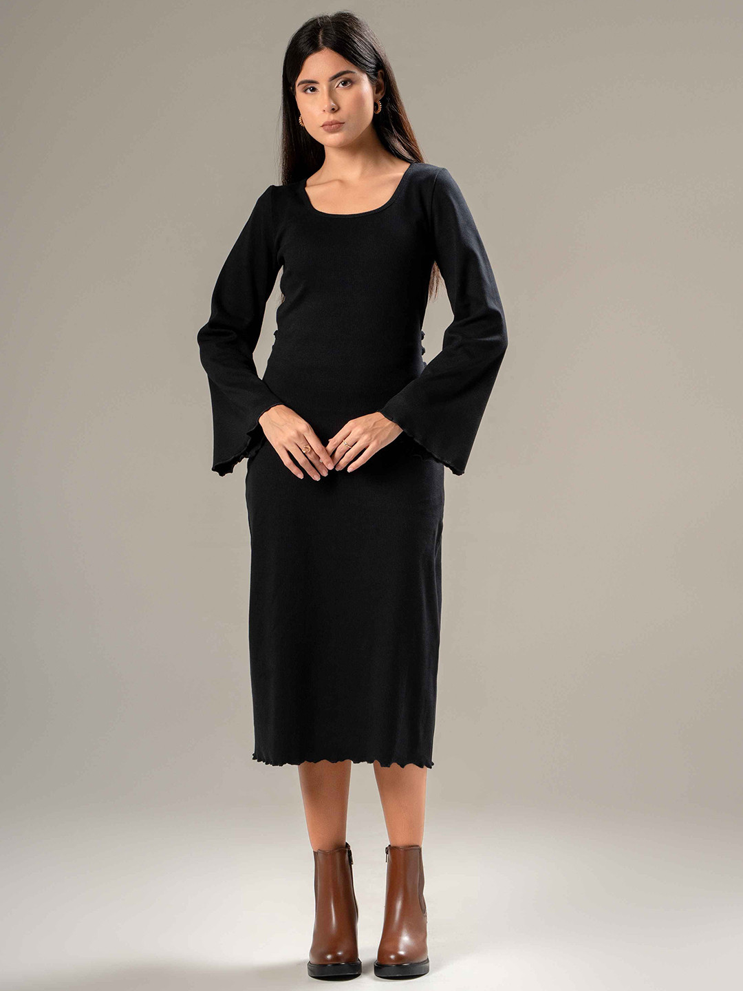 Urban Sundari Bell Sleeve Sheath Midi Dress