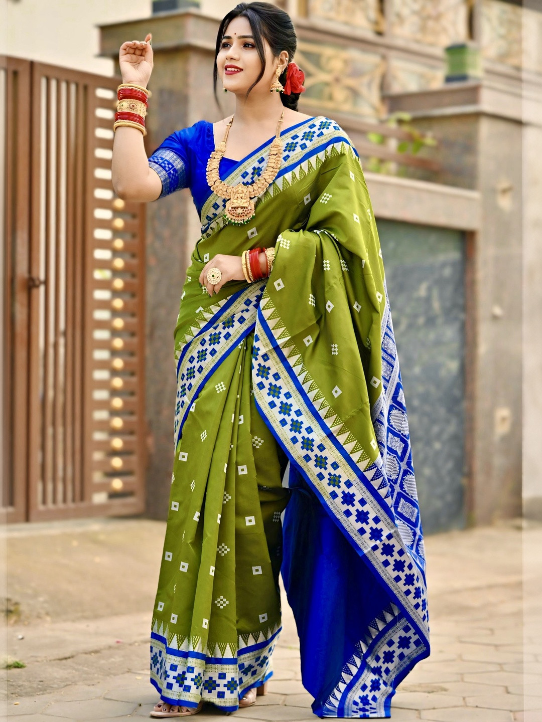 EEFA FASHION Woven Design Zari Handloom Sambalpuri Saree
