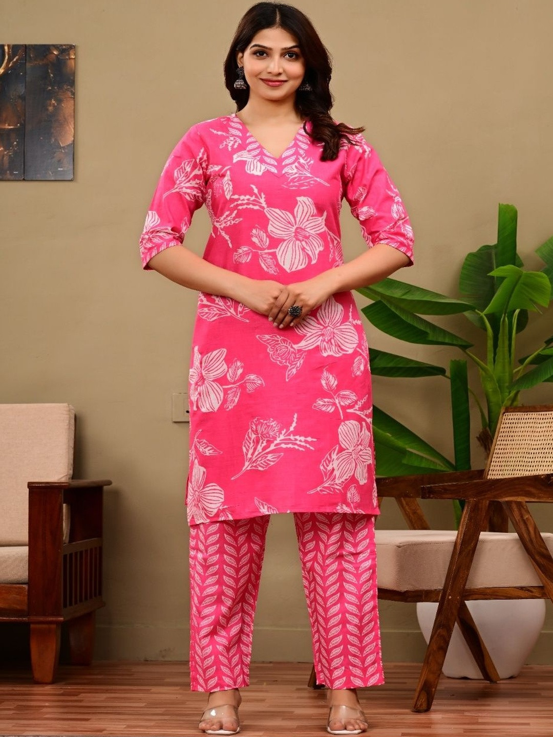 Koshiks Floral Printed Round Neck Pure Cotton Straight Kurta With Trouser