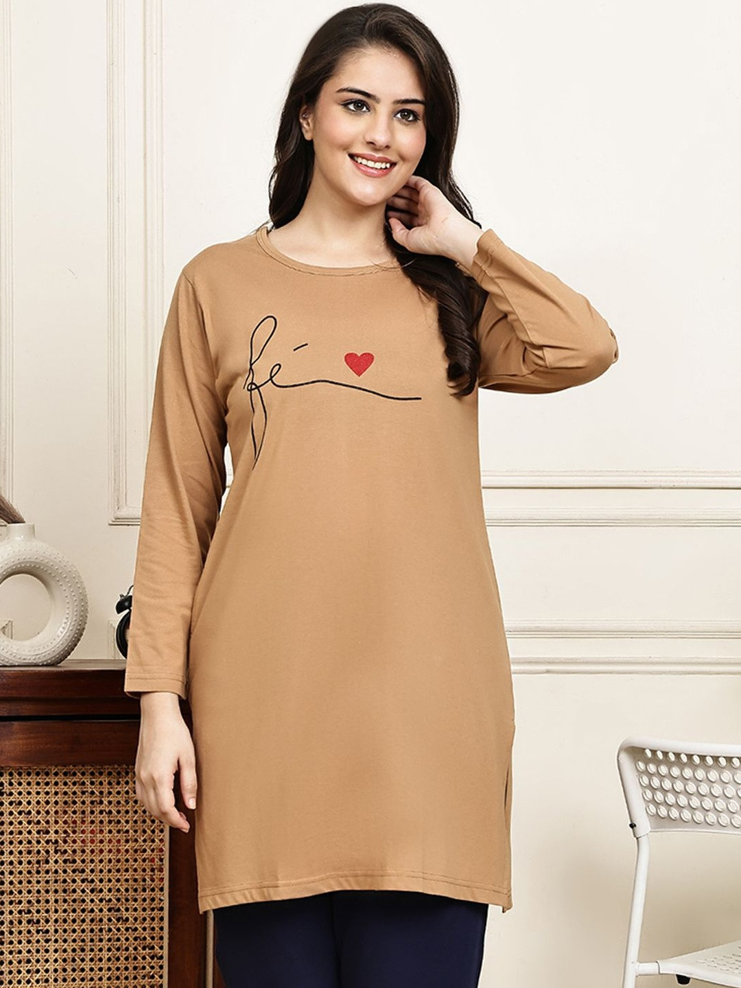 VANYA Women Typography Printed Tshirts