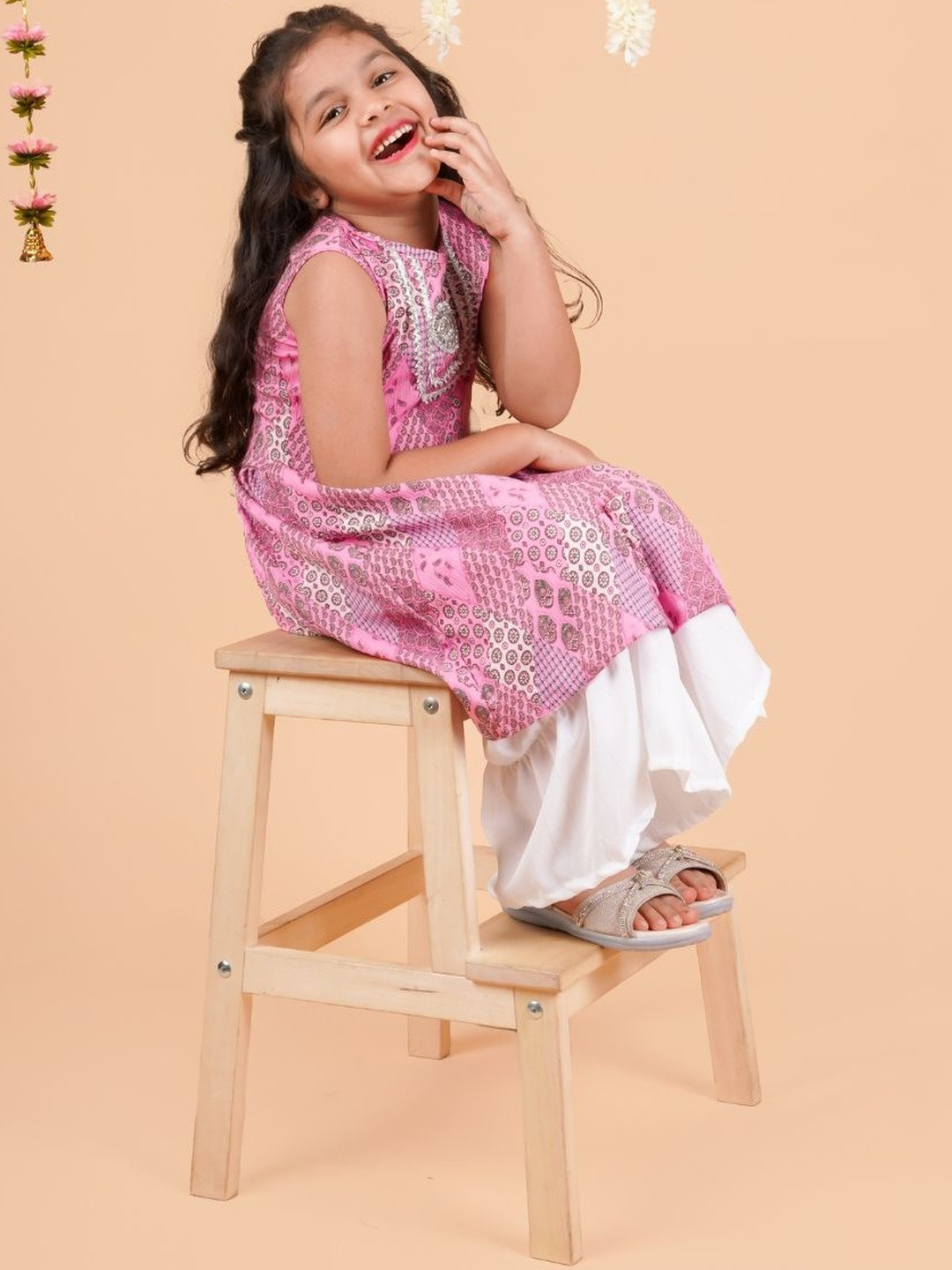 PUREKIDDO Girls Floral Printed Sleeveless Gotta Patti Pleated A-Line Kurta With Sharara
