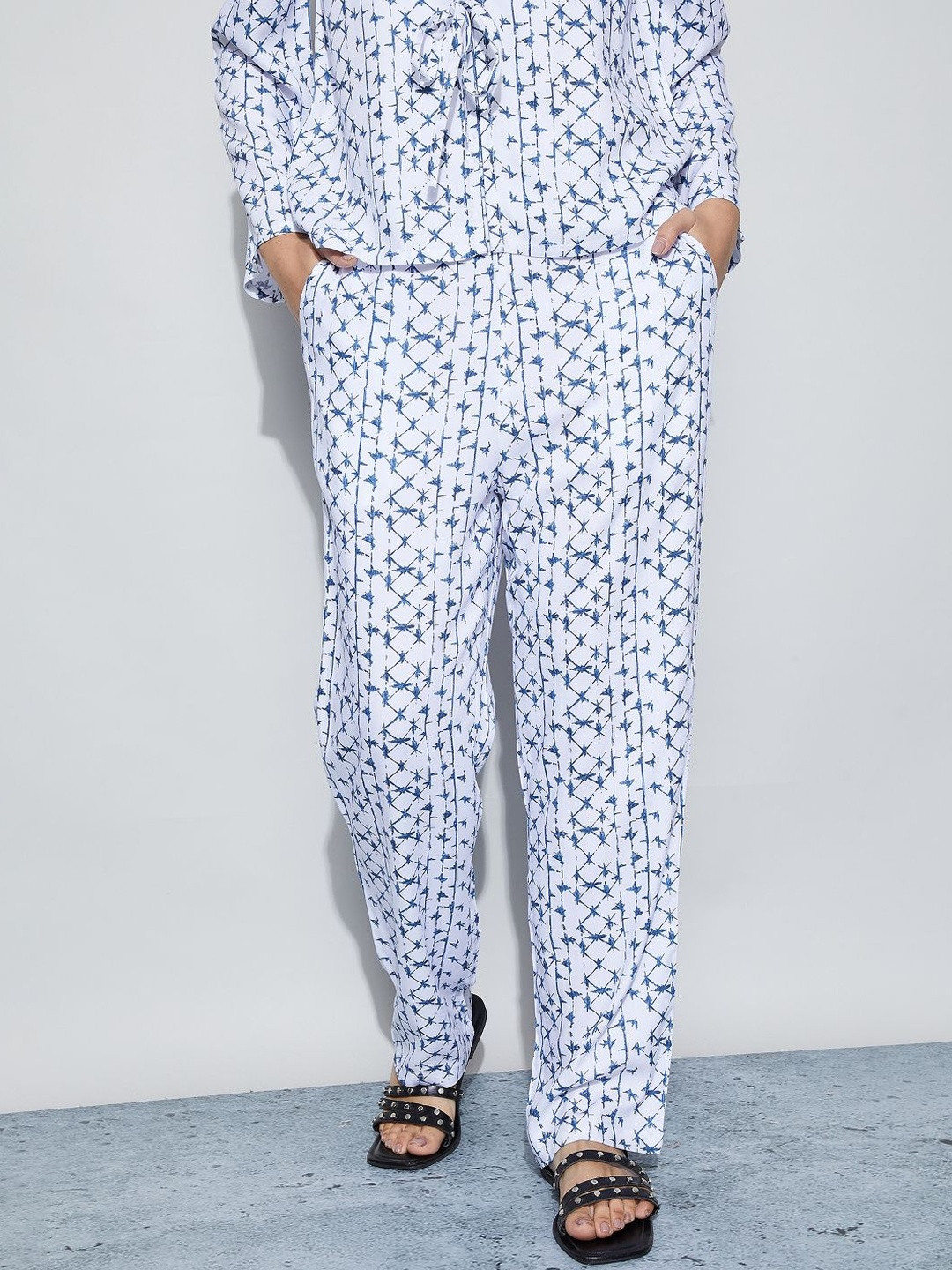 Fame Forever by Lifestyle Women Floral Printed Regular Fit Easy Wash Trousers