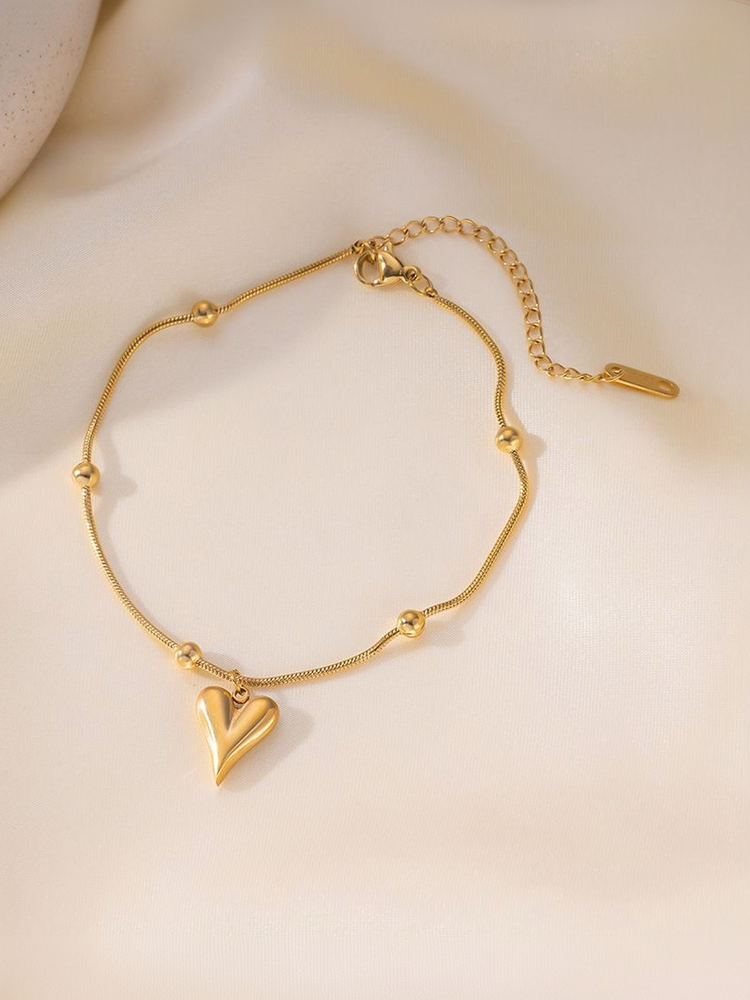 MYKI Stainless Steel Gold-Plated Artificial Beaded Heart Pendant Charm Bracelet
