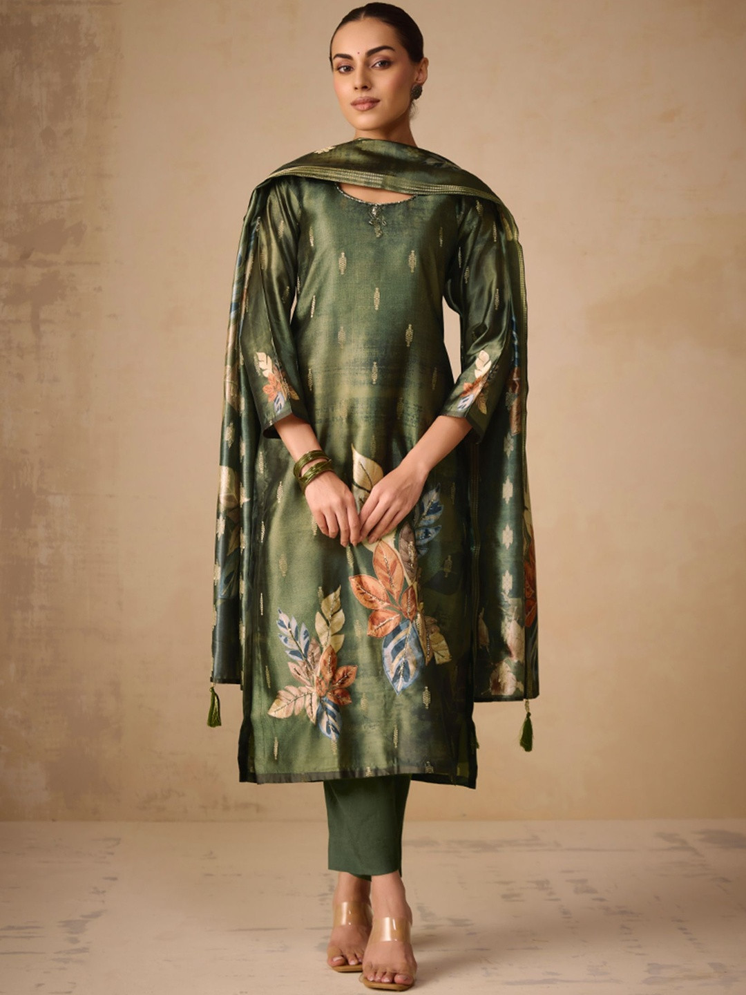 WOMEN PLUS Women Floral Printed Beads And Stones Jacquard Weave Chanderi Silk Kurta Set