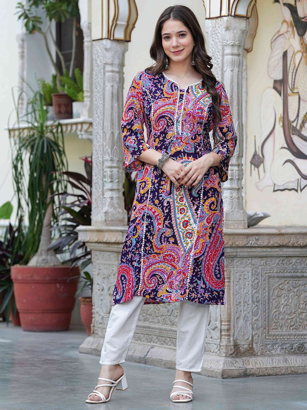 QUEENSFAB Paisley Printed Notch Neck Straight Kurta