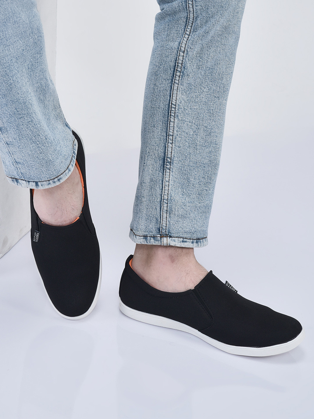 FAUSTO Men Black Solid Leightweight Loafers