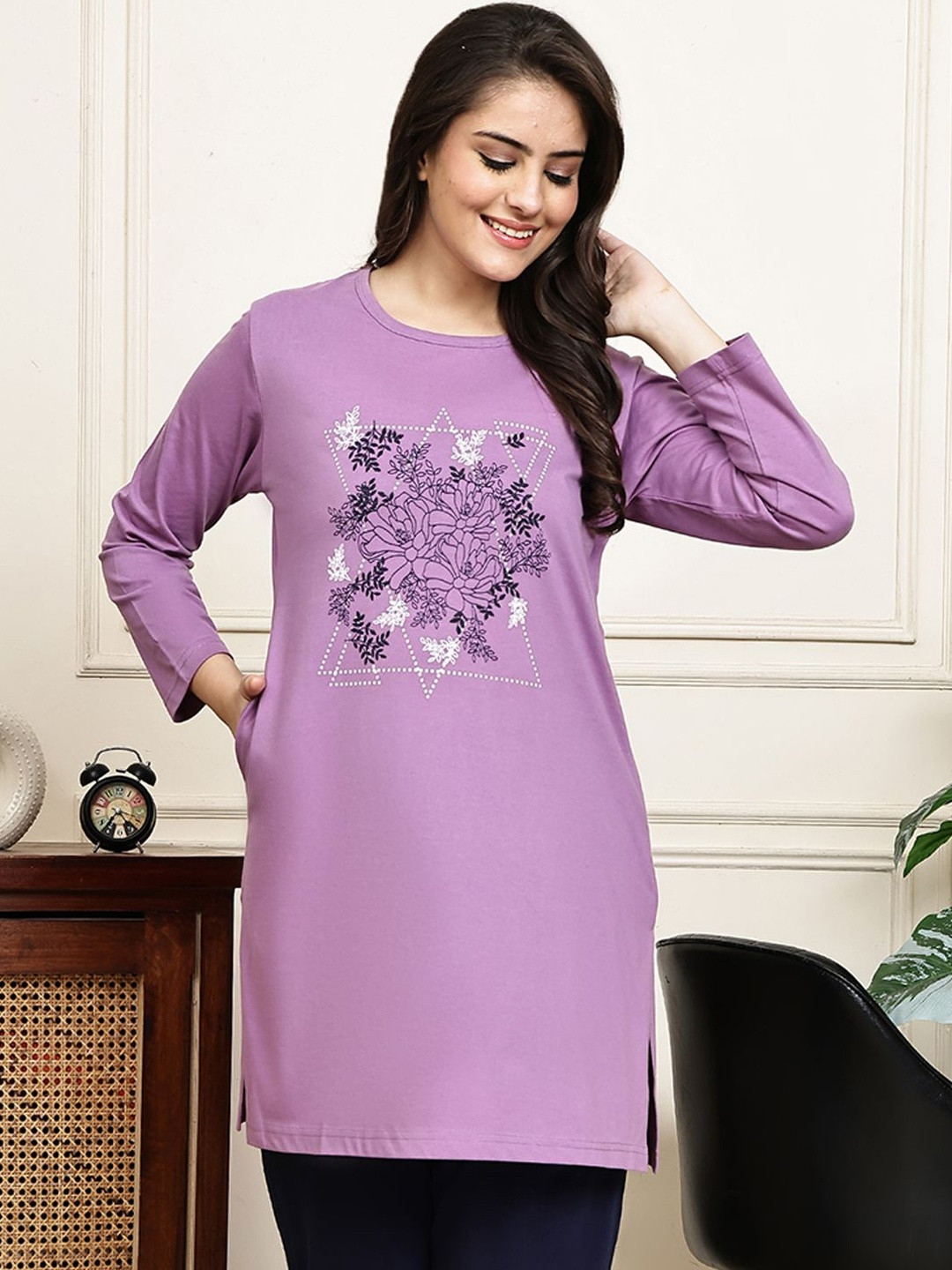 VANYA Women Floral Printed Round Neck T-shirt