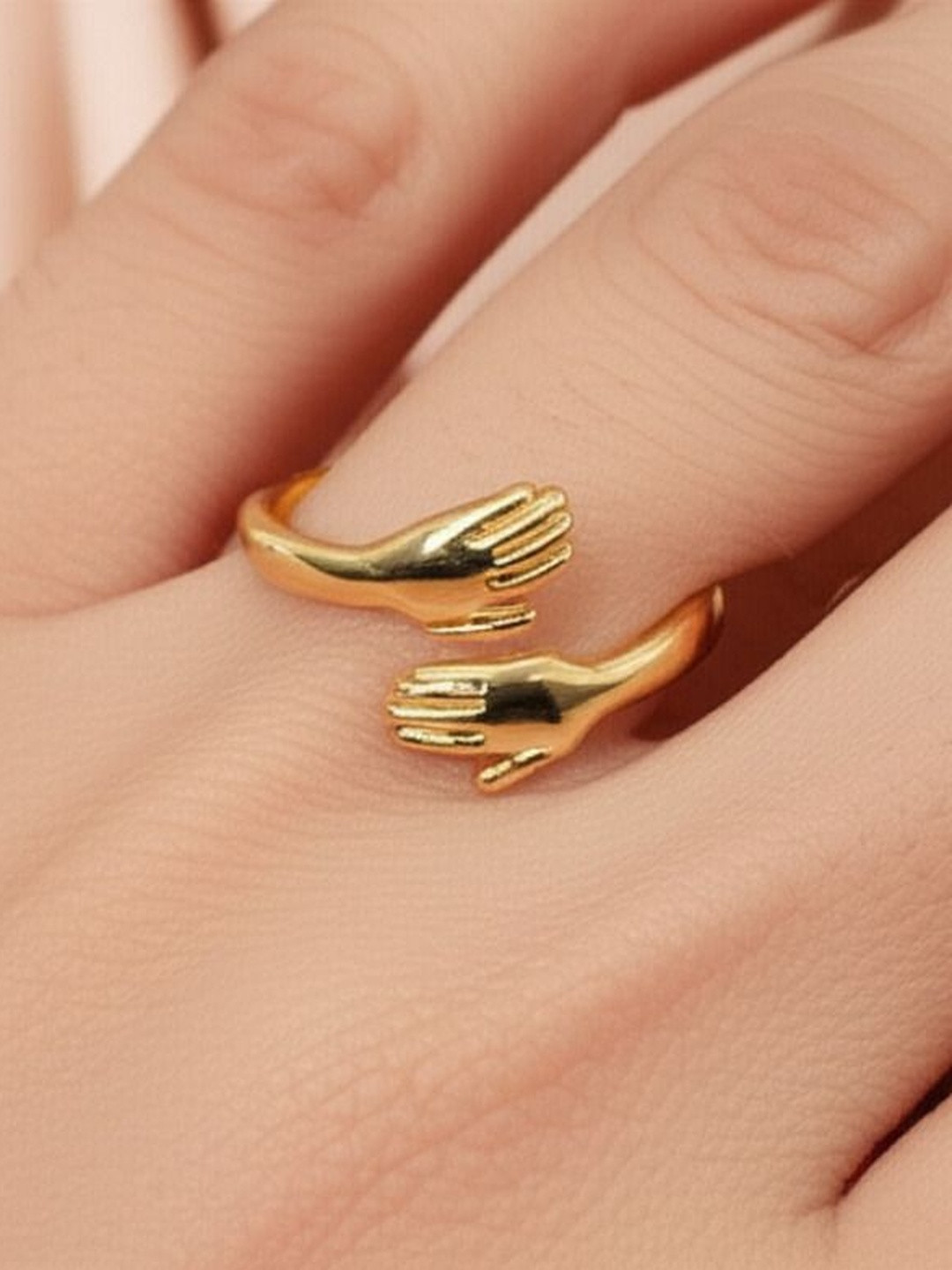 DressBerry Gold-Plated Cuddle Hug Finger Ring