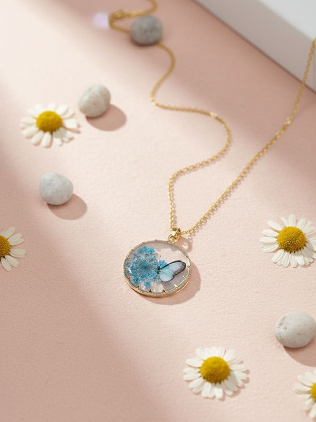 FIMBUL Gold-Plated Butterfly & Flower Resin Pendant With Chain