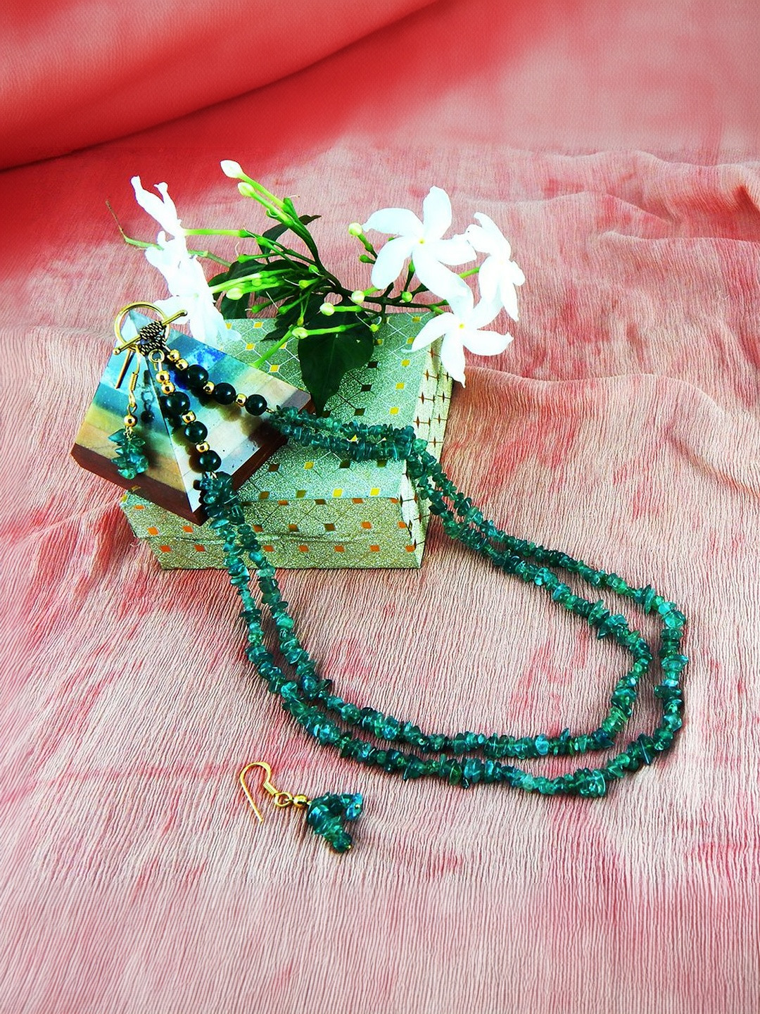 Jaya Vision Jewelry Gold-Plated Artificial Stones Studded And Beaded Jewellery Set