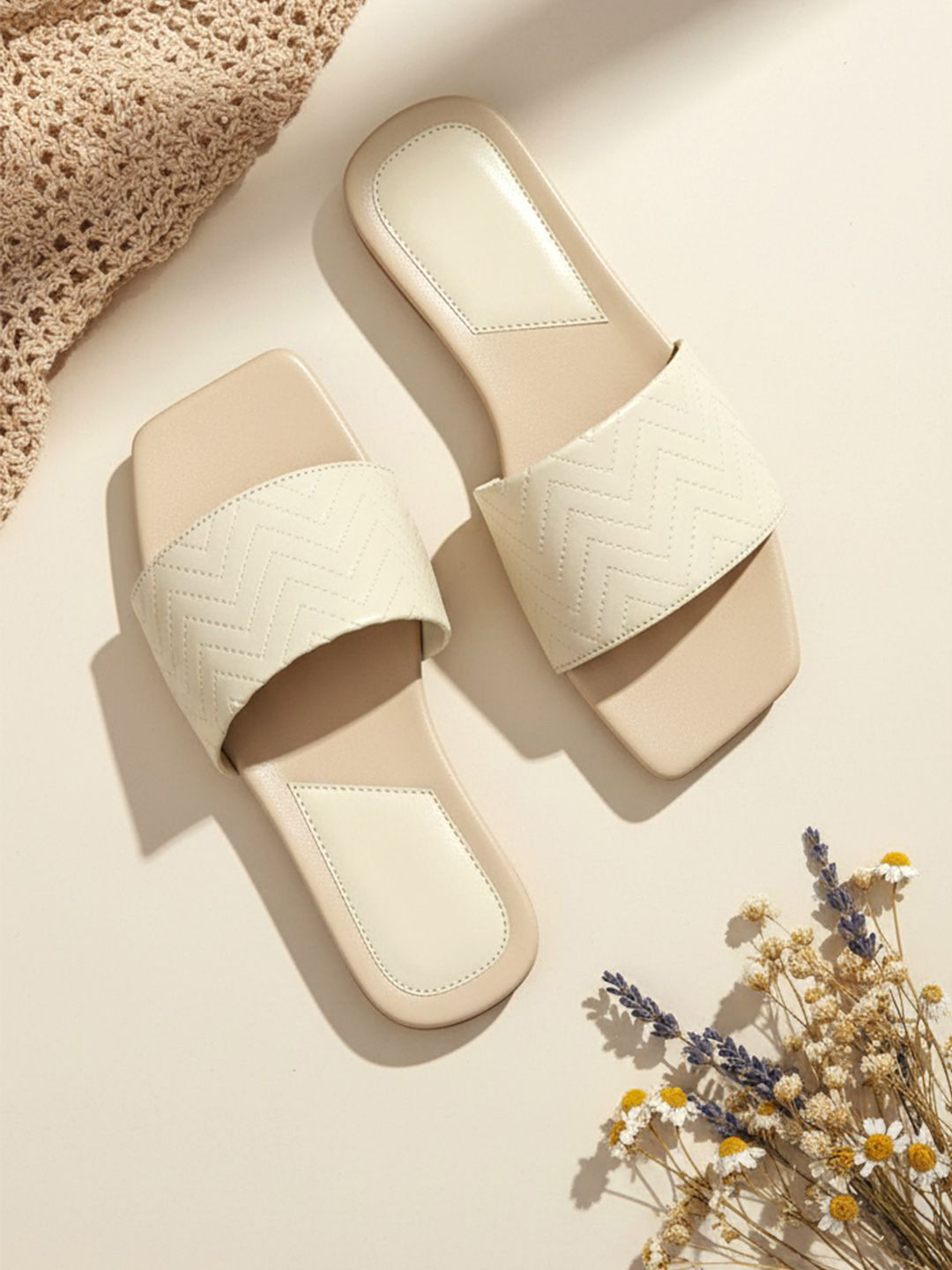 Longwalk Women Textured Open Toe Flats