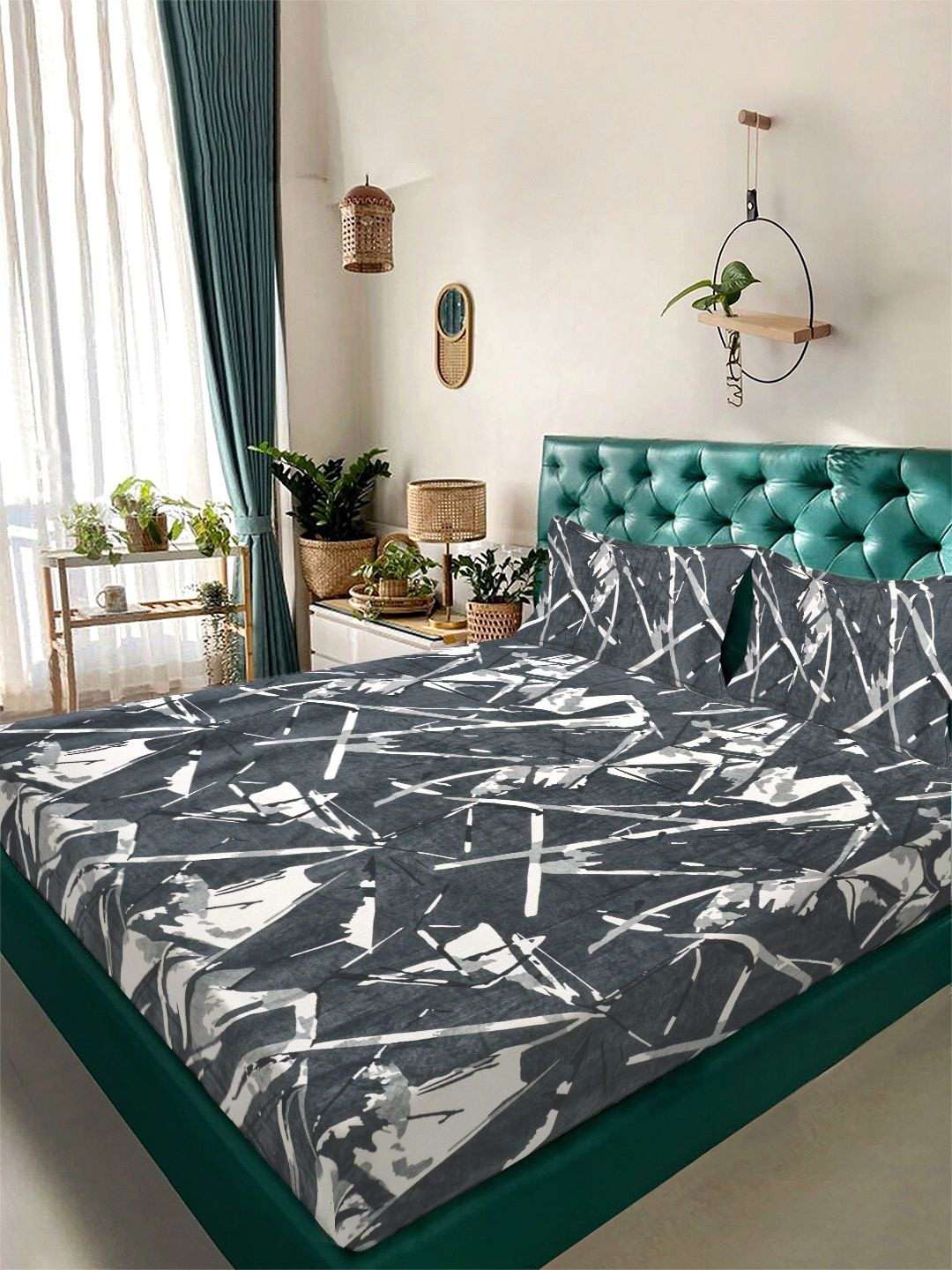 KLOTTHE Grey Geometric Woolen 300 TC Double Fine Bedsheet With Pillow Covers - 98 x 88 In