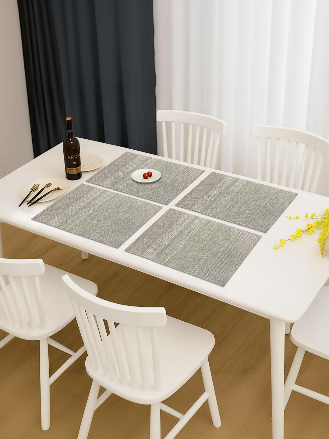 LUXEHOME INTERNATIONAL Grey 4 Pieces Textured Heat-Resistant & Anti-Skid Table Placemats