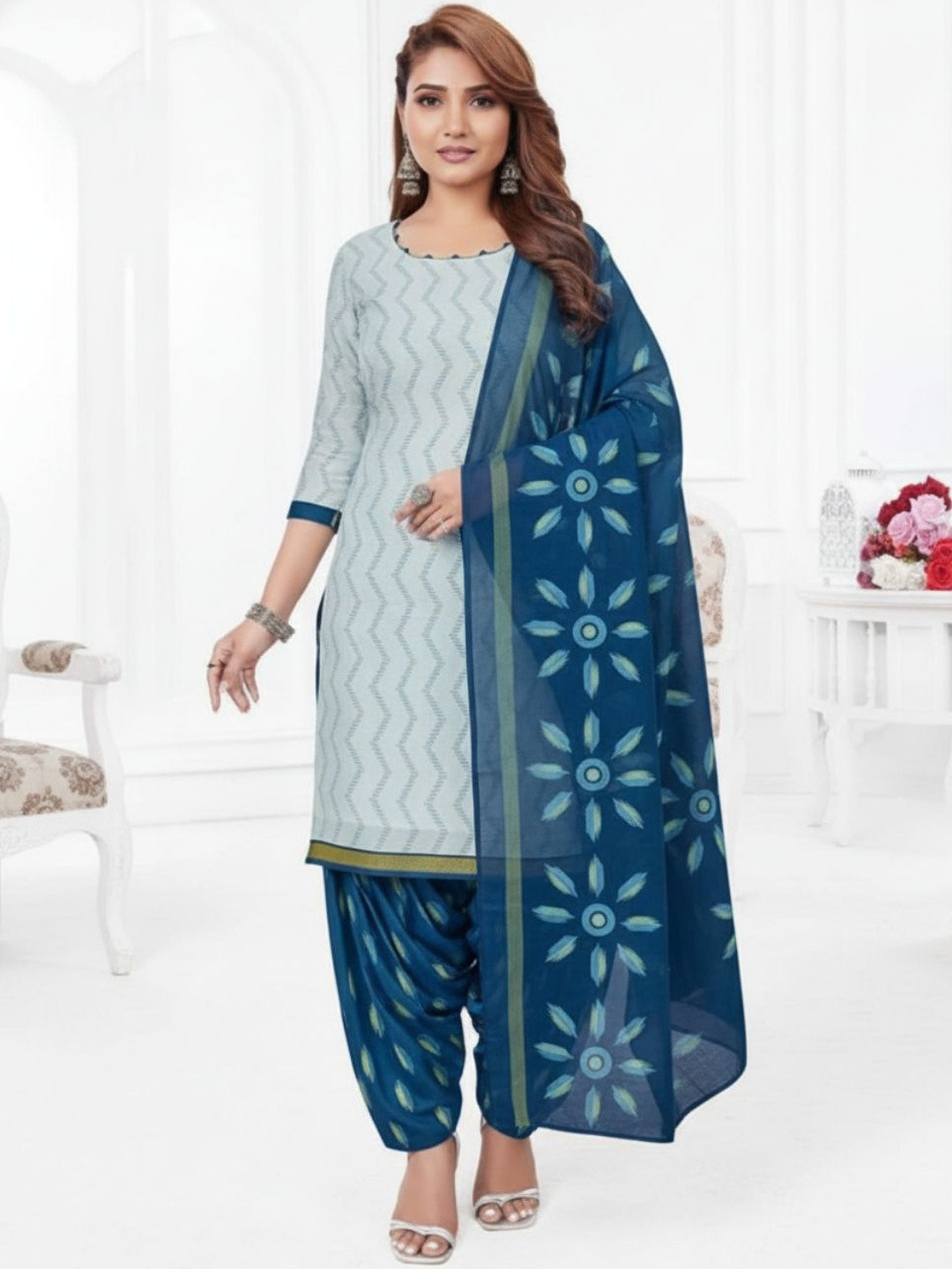 THE WEAVERS SHOP BY RAAVI Women Printed Regular Pure Cotton Kurta with Patiala & With Dupatta