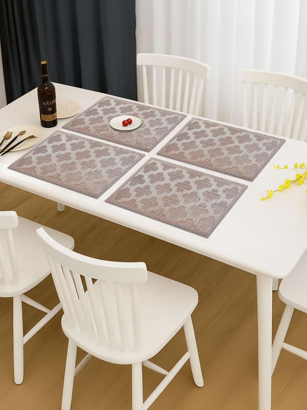 LUXEHOME INTERNATIONAL Brown Textured Heat-Resistant & Anti-Skid Table Placemats