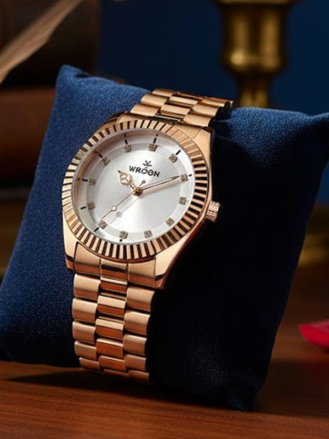 WROGN Men Embellished Dial & Stainless Steel Bracelet Style Straps Analogue Watch HOBWRG0498-WH