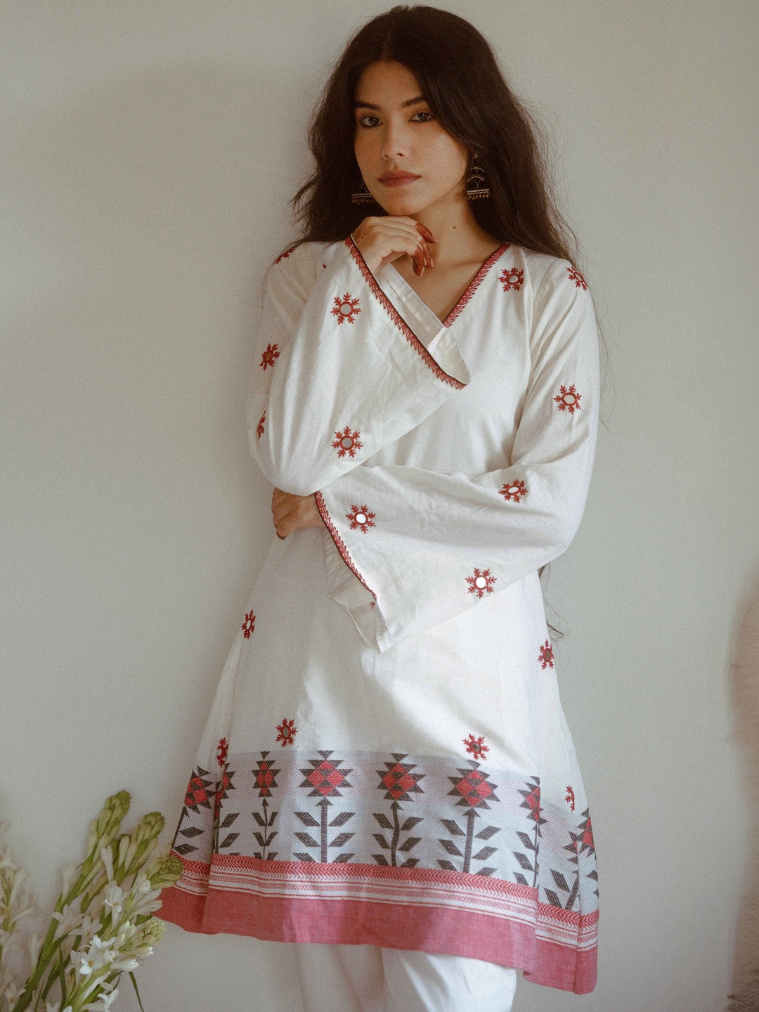 Darakht Printed Cotton V Neck Top With Trousers Co-Ords Set