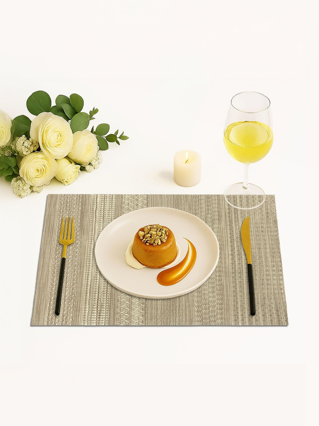 LUXEHOME INTERNATIONAL Gold-Colored 6 Pieces Textured Table Placemats