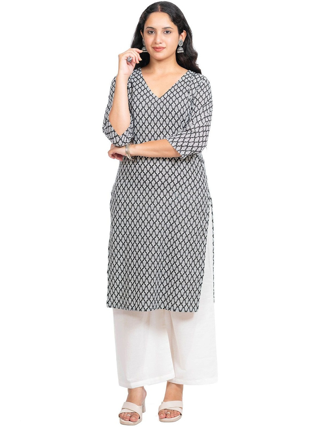 Clotheum Ethnic Motifs Printed V-Neck Pure Cotton Straight Kurta