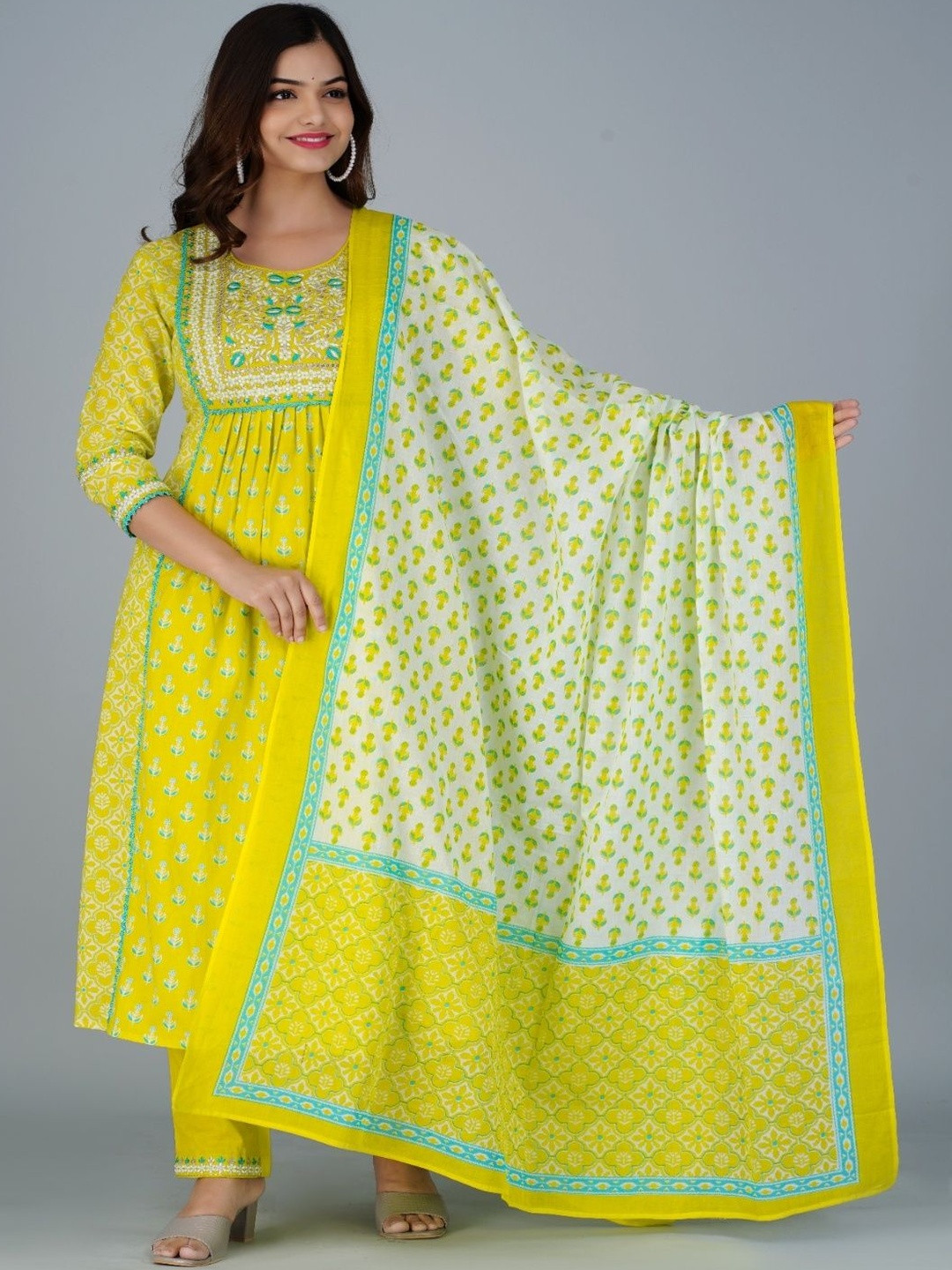 HANAA TRADERS Women Floral Printed Panelled Thread Work Pure Cotton Kurta Set