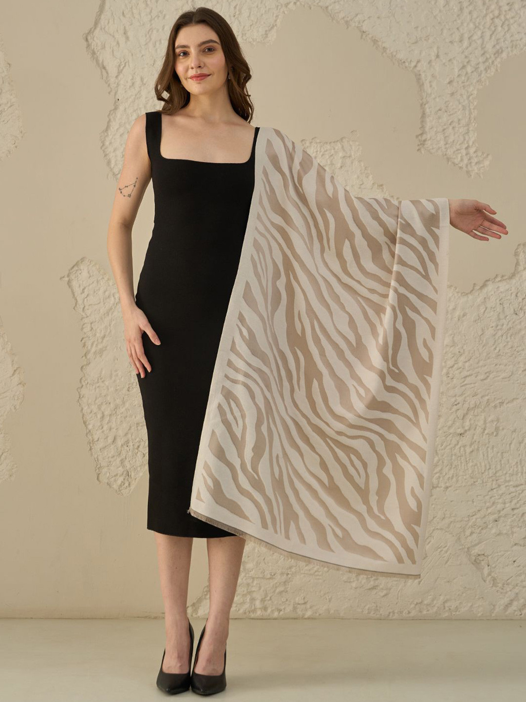 Knitkala Woollen Reversible Tiger Print Wool and Silk Winter Stole