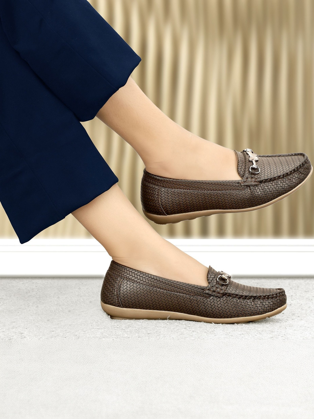 INKLENZO Women Woven Design Buckle Details Round Toe Loafers