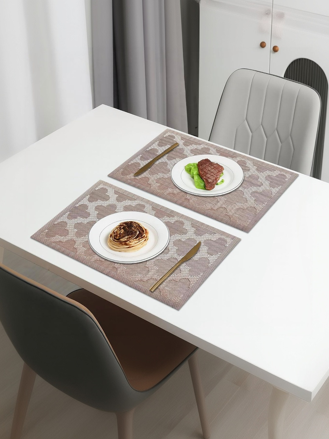 LUXEHOME INTERNATIONAL Brown & White 2 Pcs Curve Design Textured Anti Skid Table Placemats