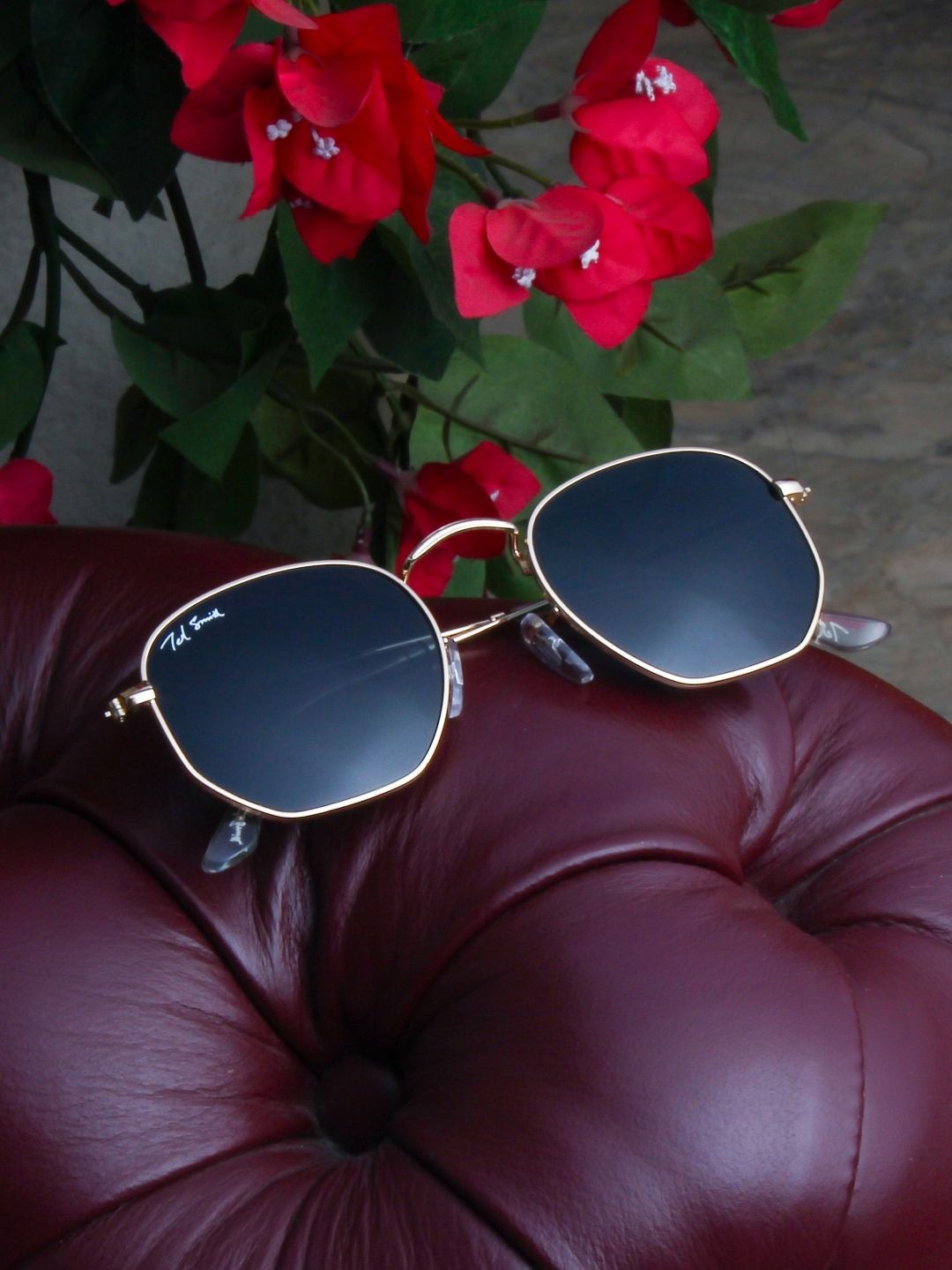 Ted Smith Unisex Hexagon Gold-Black UV Protected Sunglasses With Glass Lenses