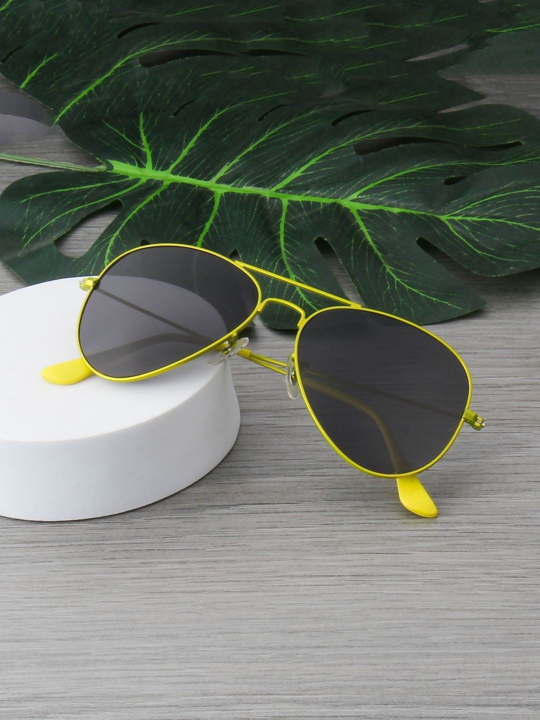 Ted Smith Unisex Aviator Pear Green-Black UV Protected Sunglasses With Polarized Lenses