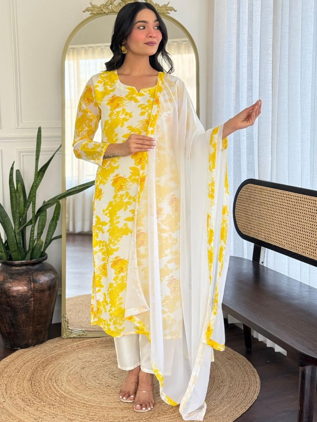 AARIV FASHION Floral Printed Round Neck Straight Kurta With Trousers & Dupatta