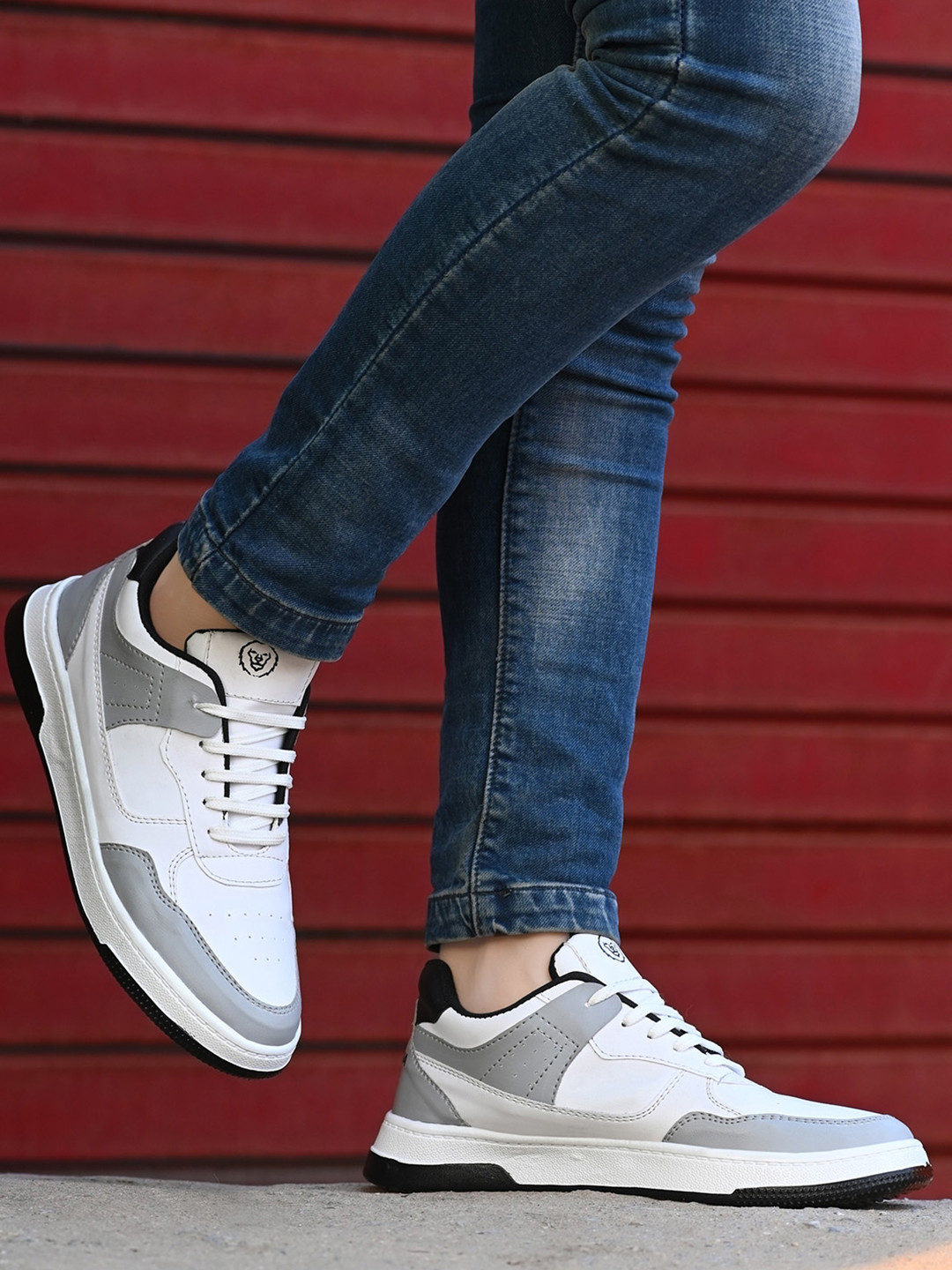 KASTAVA Men Sneakers