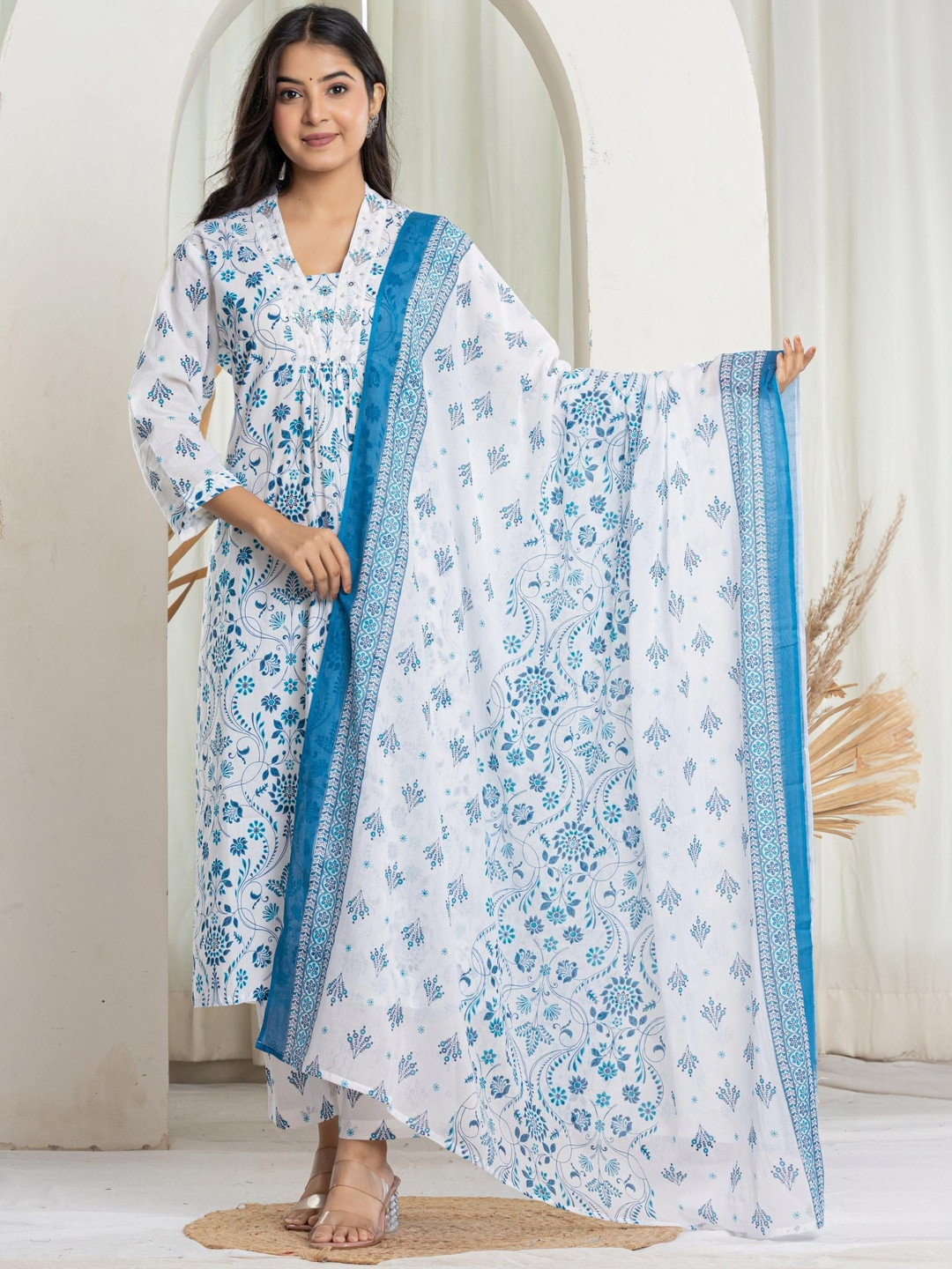 STYLE OF AYANA Women Floral Printed Regular Aari Work Pure Cotton Kurta with Trousers & With Dupatta