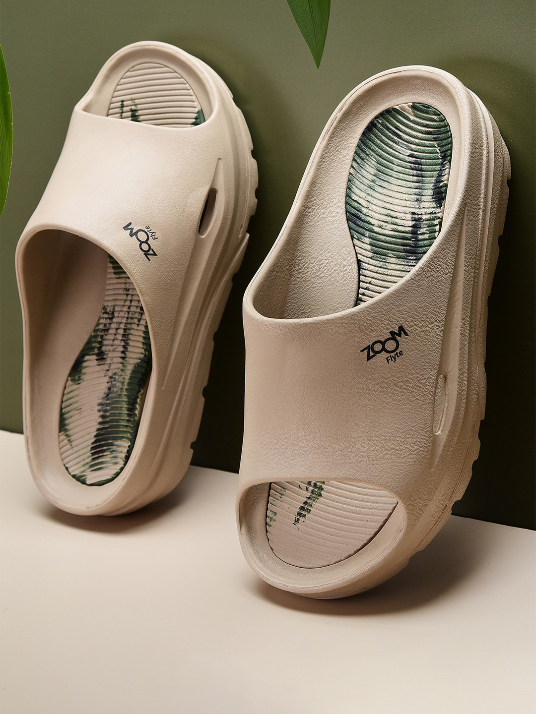 Zoom Shoes Men Printed Sliders