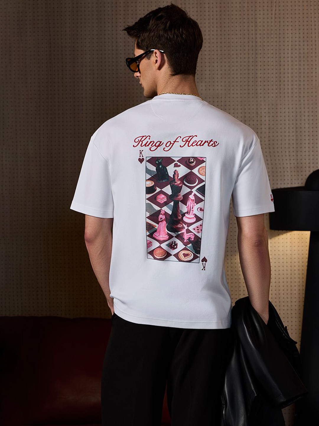 Snitch King Of Hearts Men Printed Drop-Shoulder Sleeves T-shirt