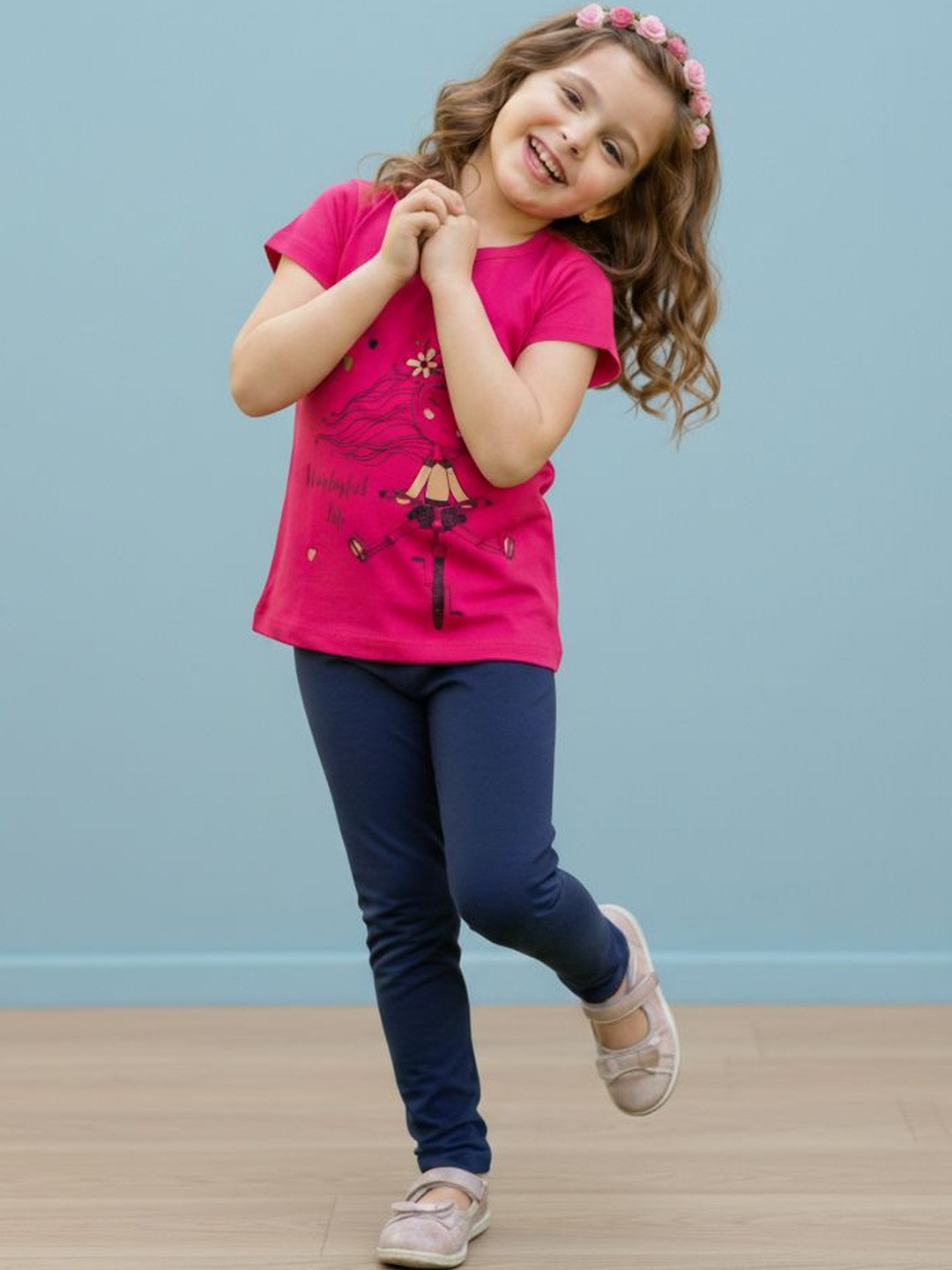KIDDIEKISSES Girls Printed T-shirt with Trousers