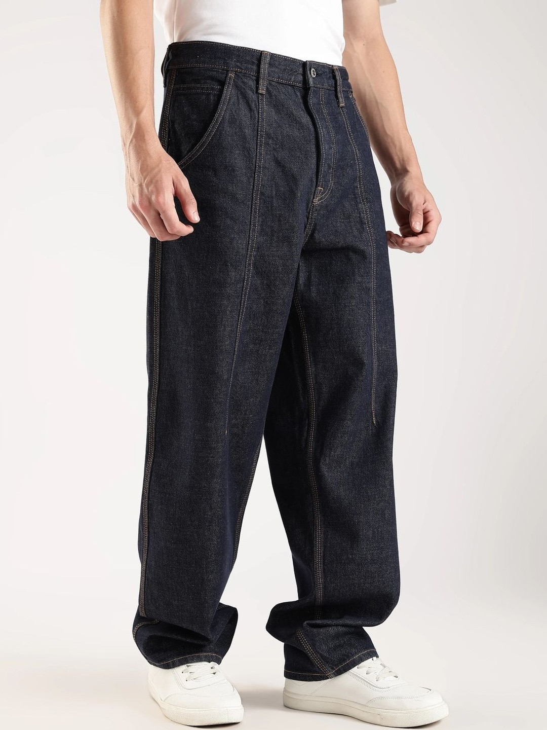 Calvin Klein Jeans Men Relaxed Fit Mid-Rise Jeans