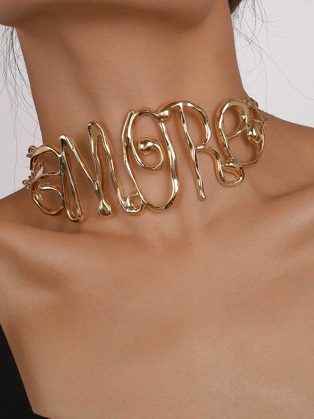 Just Lil Things Textured Choker Necklace