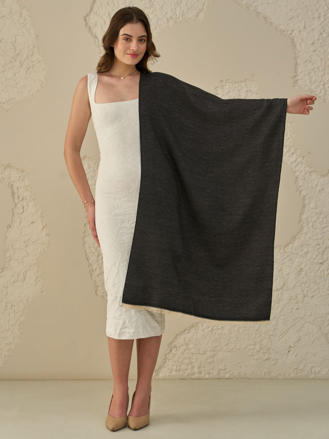 Knitkala Cashmere Solid Reversible Woollen Stole With Subtle Sheen