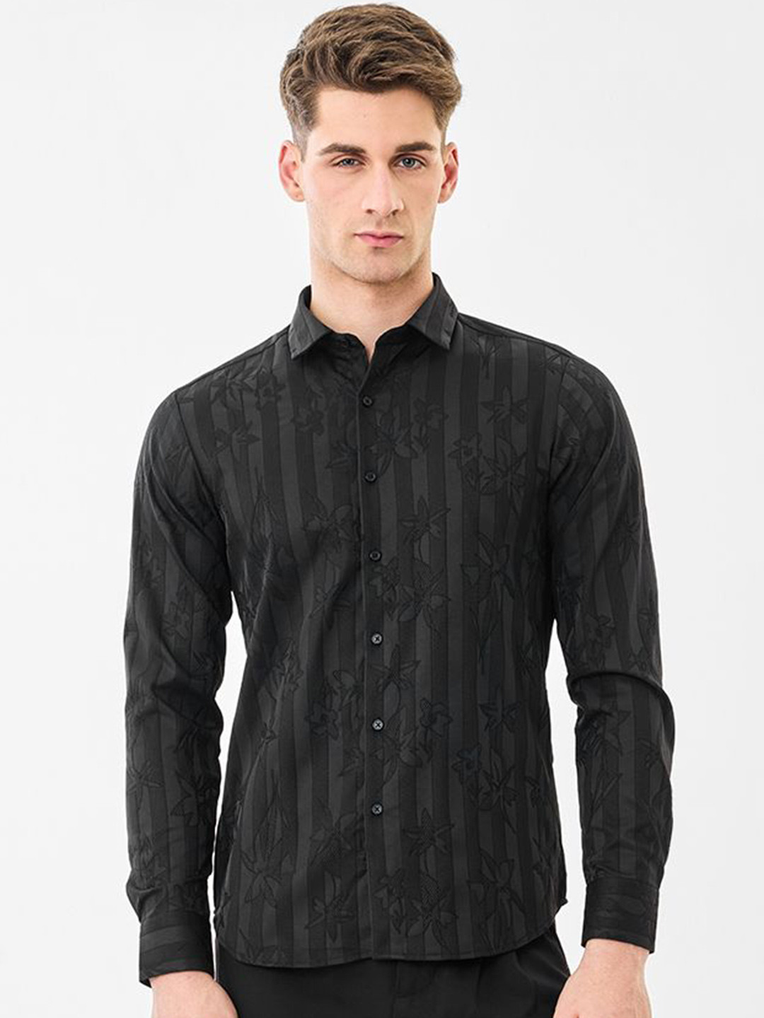 Snitch Men Slim Fit Floral Formal Shirt